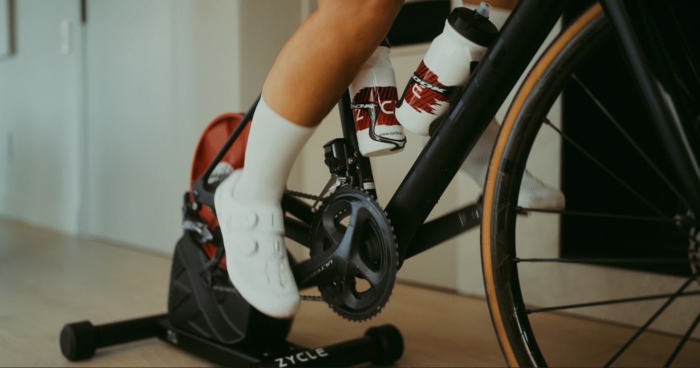 Qué tener en cuenta antes de comprar una bicicleta indoor para entrenar en casa
